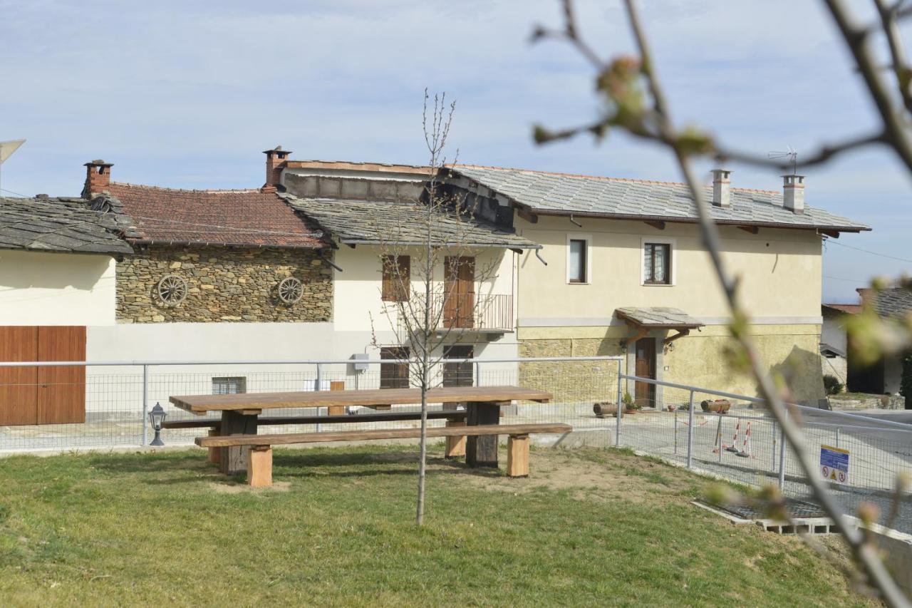 Agriturismo Ai Pruesot Bagnolo Piemonte Екстер'єр фото